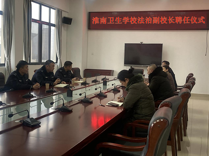 ������У���з��θ�У��Ƹ����ʽ