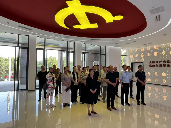 ѧУ����ѧϰ��������ะ�����е������������ݲι�ѧϰ