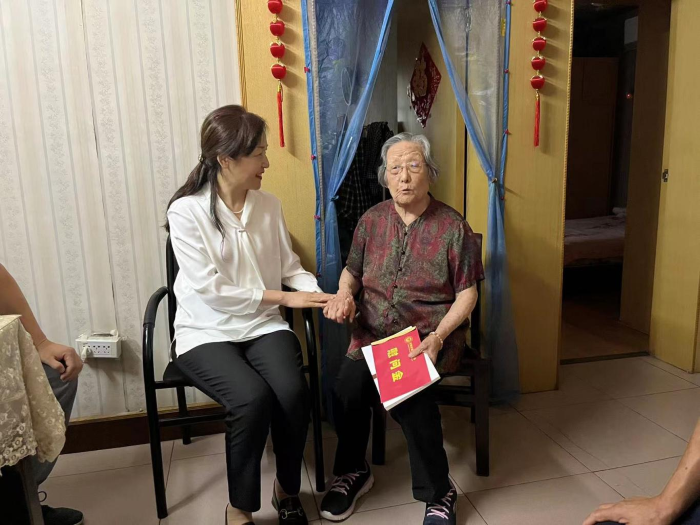 ѧУ�쵼����ǰϦ�߷�ο�������ϸɲ�