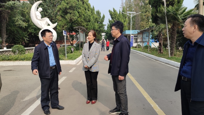 ���˴�ί�ḱ��������ʶӵ�������У��У���������ù����ʲ��������