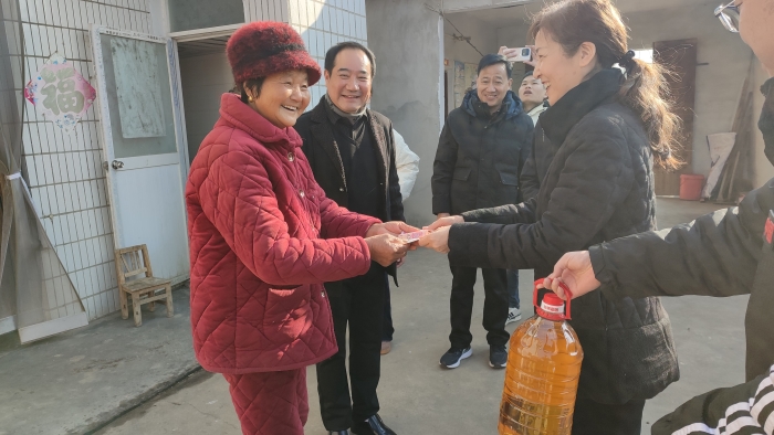 �꺮����ů  ���ů���� &mdash;&mdash;ѧУ��ί��������Ӹ�����忪չ����ǰ�߷�ο�ʻ