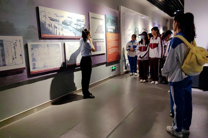 �廳��ʷ����� ���·ܽ���ʹ��  &mdash;&mdash; ��������ѧУѧ���ι۴�ͨ���˿Ӽ����